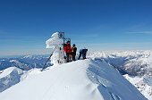 Salita invernale al Pizzo Tre Signori da Ornica lungo la Val d'Inferno con moltissima neve il 15 febb 09  - FOTOGALLERY